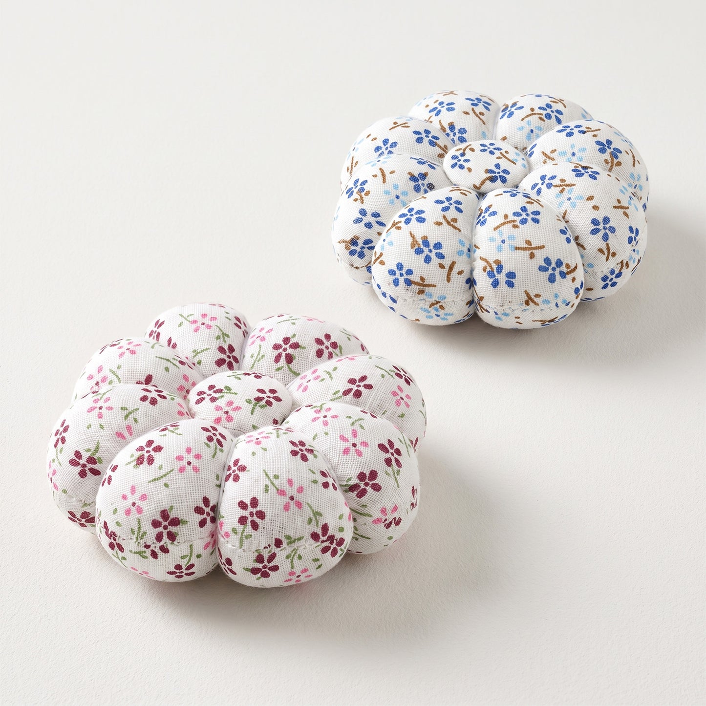 Chsoejuf 2PC Wrist Pin Cushions for Sewing 2 Color Cute Pumpkin Pin Cushion