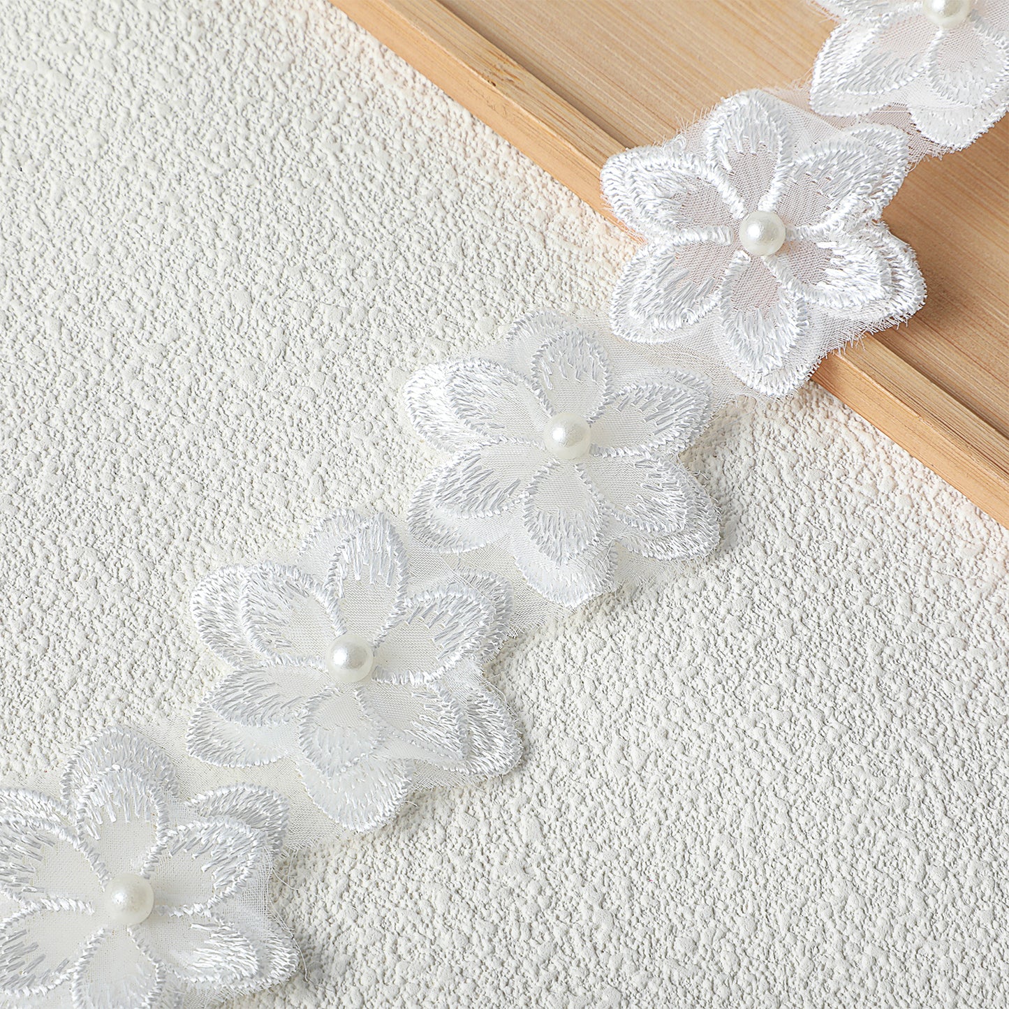 2 Yards White Lace Pearl Ribbon White Flower Lace Pearl Trim Embroidered Sewing Applique 3D Floral Sew On Patches Fabric Applique Patchwork for DIY Sewing Crafts Wedding Dress Home Décor